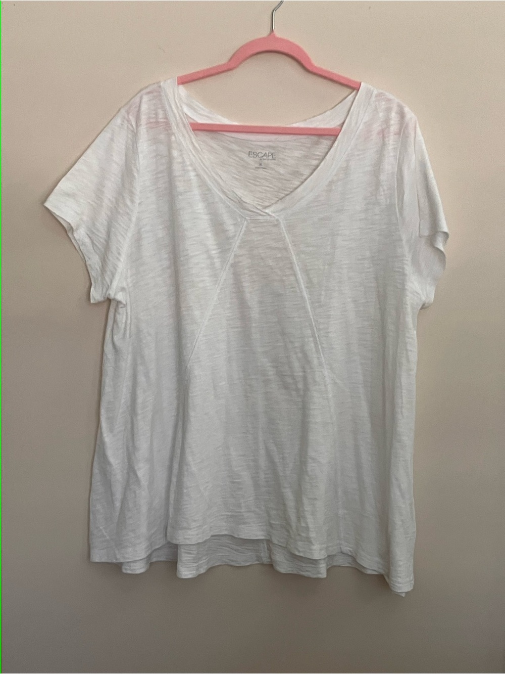 Women's White V-Neck Short Sleeve Top